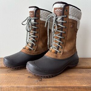 The North Face Women's Tan and Black Winter Boots